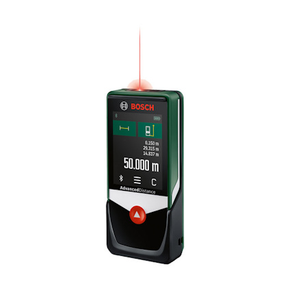 Avståndsmätare med röd laser, märkt "Bosch". Visar mätningen 50.000 m på skärmen.