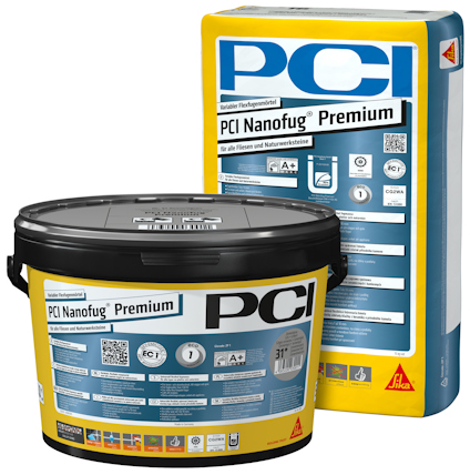 Förpackningar av PCI Nanofug kakelfog i basaltgrått, med text och grafiska detaljer.