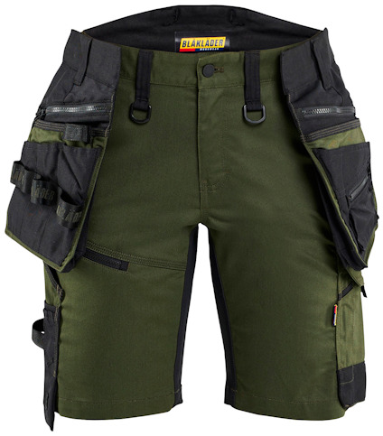 Gröna och svarta arbetsshorts med flera fickor och Blåkläder-logotyp.