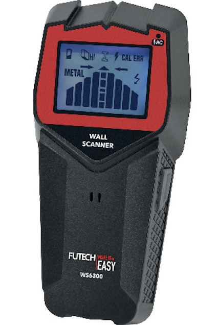 Väggskanner från märket FUTECH, modell WS6300, med display som visar detektering av metall.