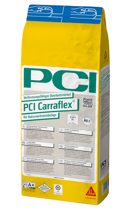 Två säckar av PCI Carraflex fästmassa med gröna och vita etiketter, med text och symboler.
