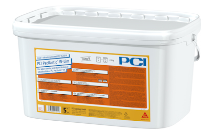 Vit hink med orange etikett, märkning "PCI Pecilastic W-Lim Komp B 5 kg", och text om säker limning och skarvklistring.