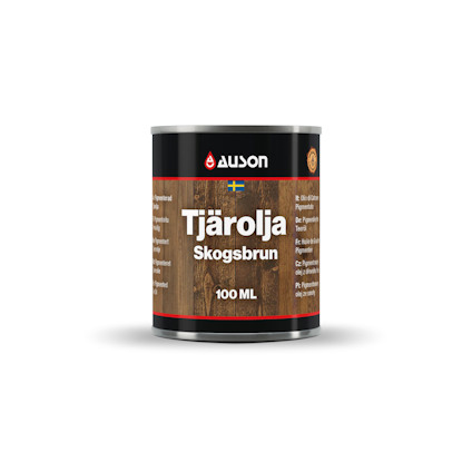 Förpackning med texten "Auson Tjärolja Skogsbrun 100 ml" och en träfärgad etikett.