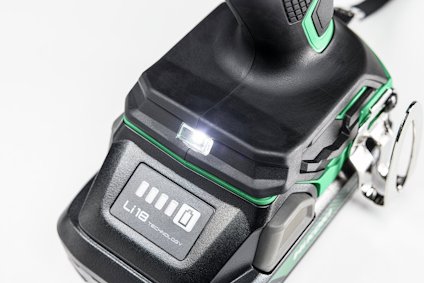 Sladdlös elverktyg med Li-ion batteri och en inbyggd LED-lampa, svart och grön design.