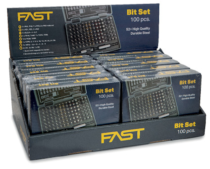 Bit Set 100 pcs från märket FAST, förpackade i rad i en kartongdisplay med texten "S2+ High Quality Durable Steel".
