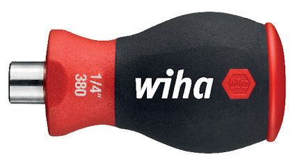 Svart och rött skruvhandtag med texten "wiha 1/4'' 380" tryckt på sidan.