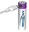 Batteri med USB-C-port och vit kabel ansluten, etikett med text: "ANSMANN LI-ION PREMIUM ACCU".