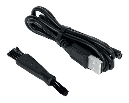Svart USB-kabel med en liten borste bredvid den.