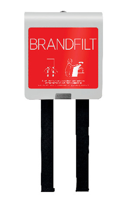 Vit förpackning med röd etikett och texten "BRANDFILT", illustration av hur man använder en brandfilt, två svarta remmar.