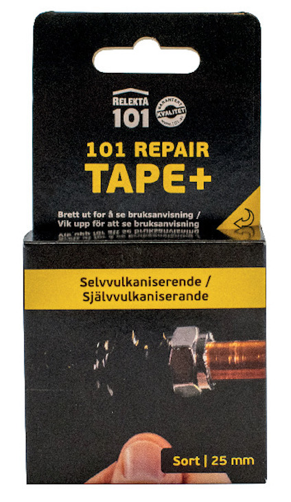 Kartong med text: "101 REPAIR TAPE+", "Selvvulkaniserende/Självvulkaniserande", "Sort | 25 mm". Bild av snurrat band runt rör.
