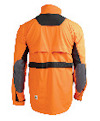 Orange jacka med svart panel på ryggen och armbågarna.