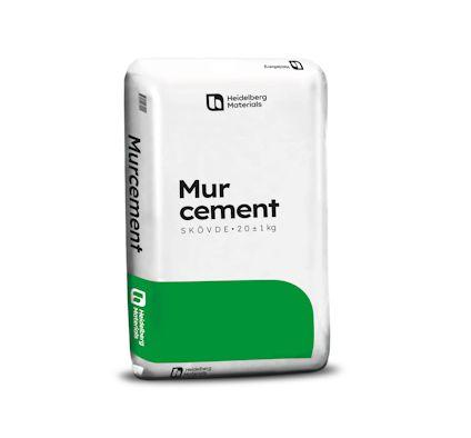 Säck med murcement, vit med grön detalj och texten "Murcement, SKÖVDE 20±1 kg" samt logotypen "Heidelberg Materials".