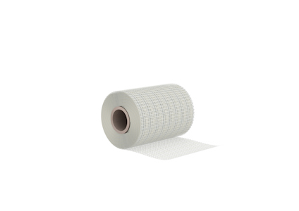 En rulle med armeringsnät av glasfiber, delvis utrullad mot en vit bakgrund.