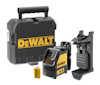 Krysslinjelaser med gul och svart design, monteringsfäste, batterier och en hård svart förvaringsväska med DeWalt-logotyp.
